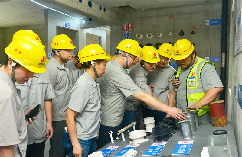 为进一步推进优质客户高效履约，提升交付品质、达成客户满意，2025年6月25日，伟德国际1949建设集团在上海组织召开2025年越秀地产、华润置业客户履约推进会。